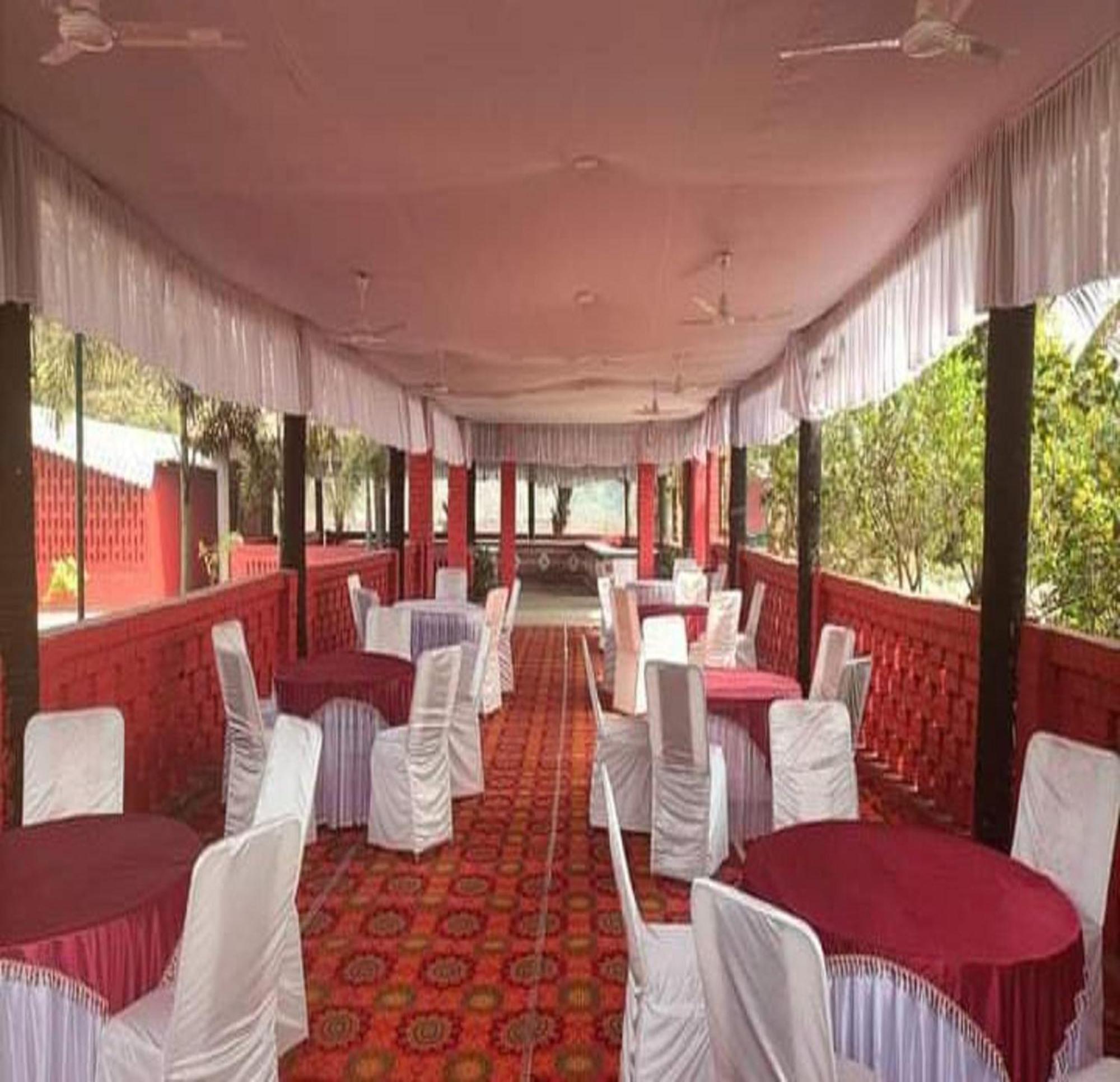 Green Point - Hotels And Resorts In Angul Bagian luar foto