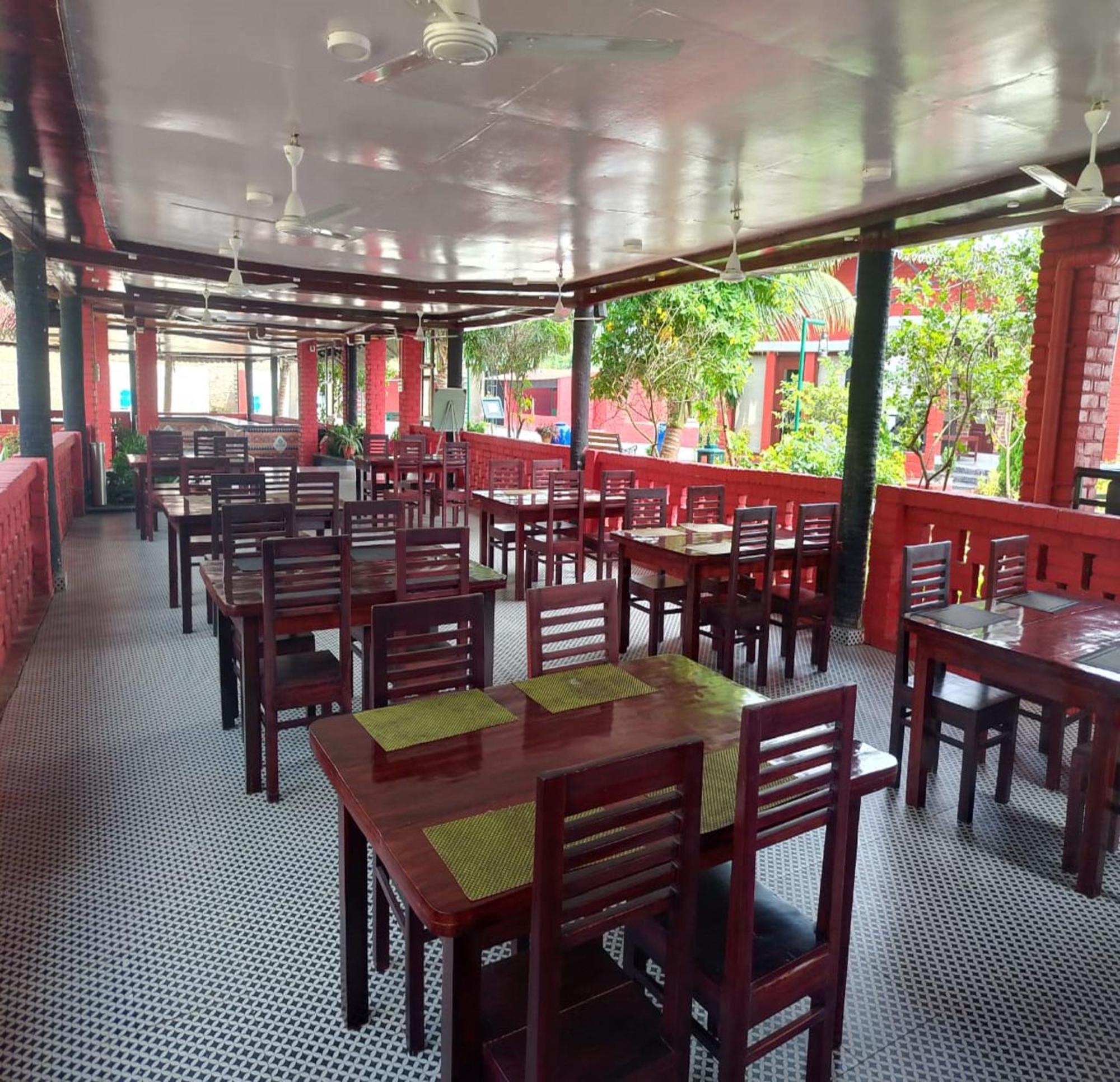 Green Point - Hotels And Resorts In Angul Bagian luar foto